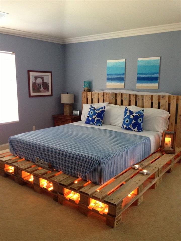 Diy katil pallet dengan lampu sebagai perabot bilik tidur