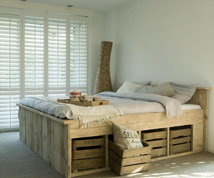 Perabot katil kayu pallet dengan gaya moden lengkap storage