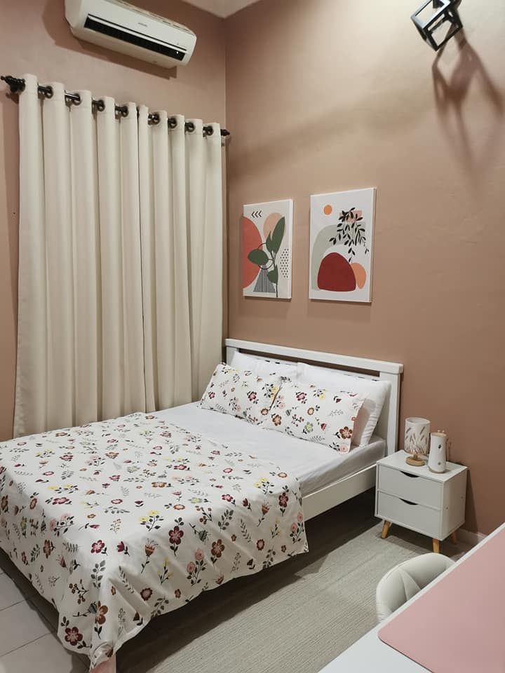 bilik tidur sempit simple putih - RudytaroSchroeder