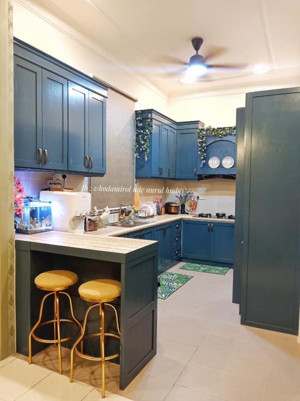 Deko Ruang Dapur Kering Dengan Pilihan Warna Tema Kebiru-Biruan & Grey