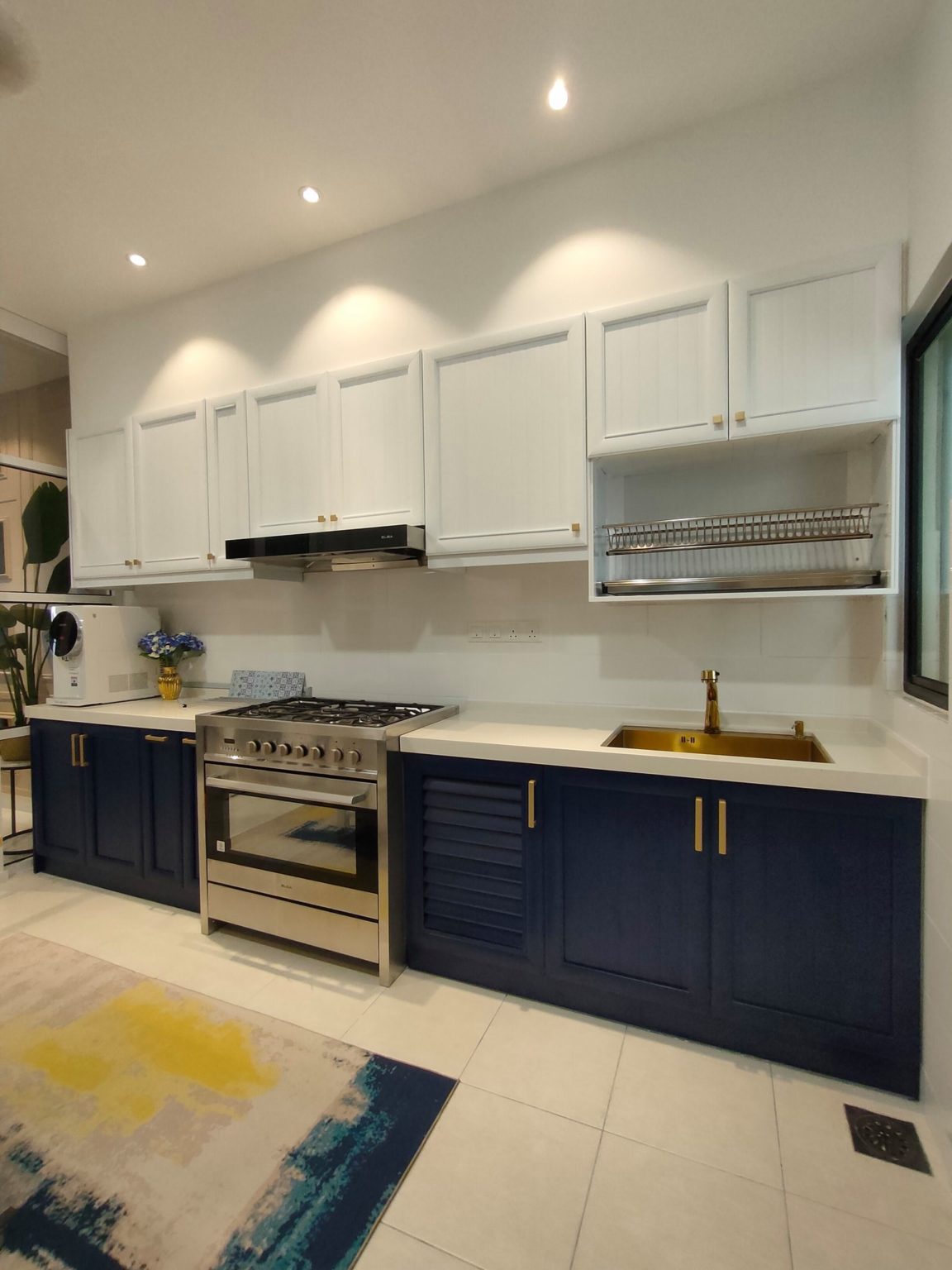 Hasil Ruang Dapur  Bertemakan Warna  Biru  Menggunakan Bahan 