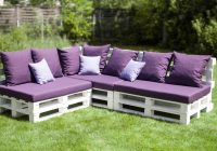 Diy sofa set untuk perabot santai di laman rumah anda