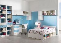 Hiasan dalaman bilik tidur moden menggunakan tema biru lembut