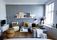 Idea dekorasi ruang tamu kecil dengan perabot set sofa simple