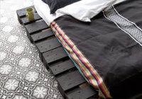 Katil platform dari kayu pallet yang kreatif