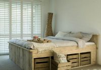 Perabot katil kayu pallet dengan gaya moden lengkap storage