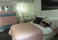 bilik tidur white pink