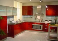 gambar kabinet dapur moden dengan pintu kabinet warna merah